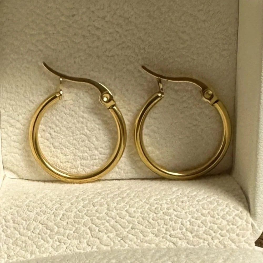 20mm Gold Hoops 14k gold over titanium new NWOT 🩵
